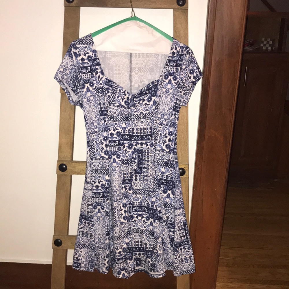 Bebop size M mini dress with antique pattern